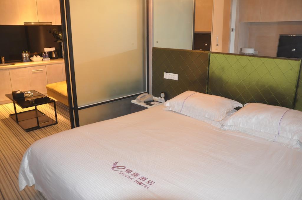 Starway Hotel Silver Джухай Стая снимка
