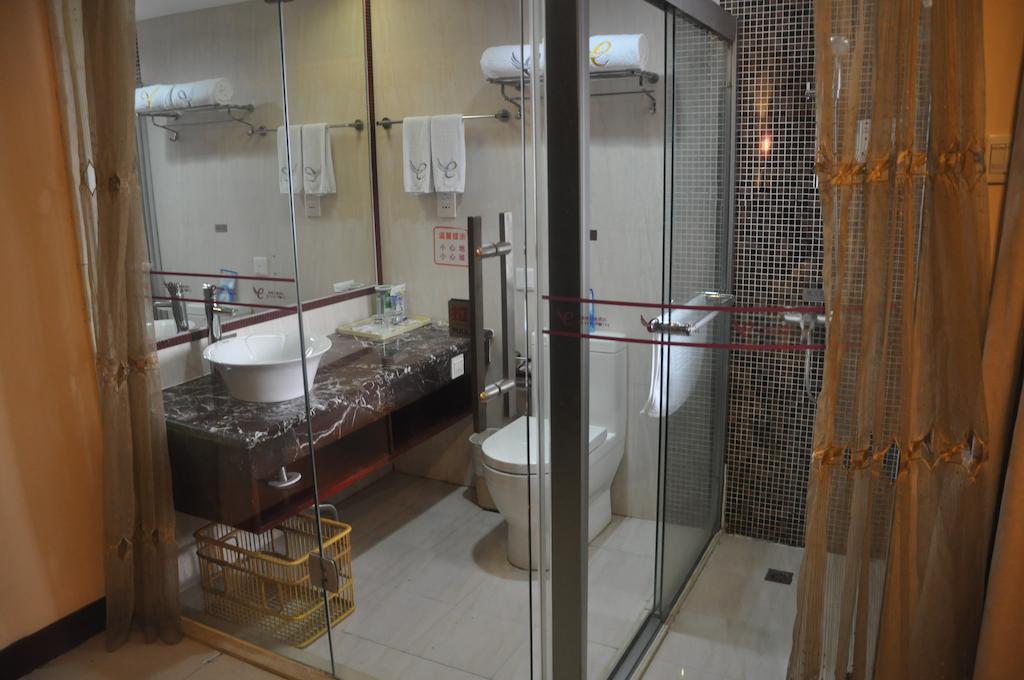 Starway Hotel Silver Джухай Стая снимка