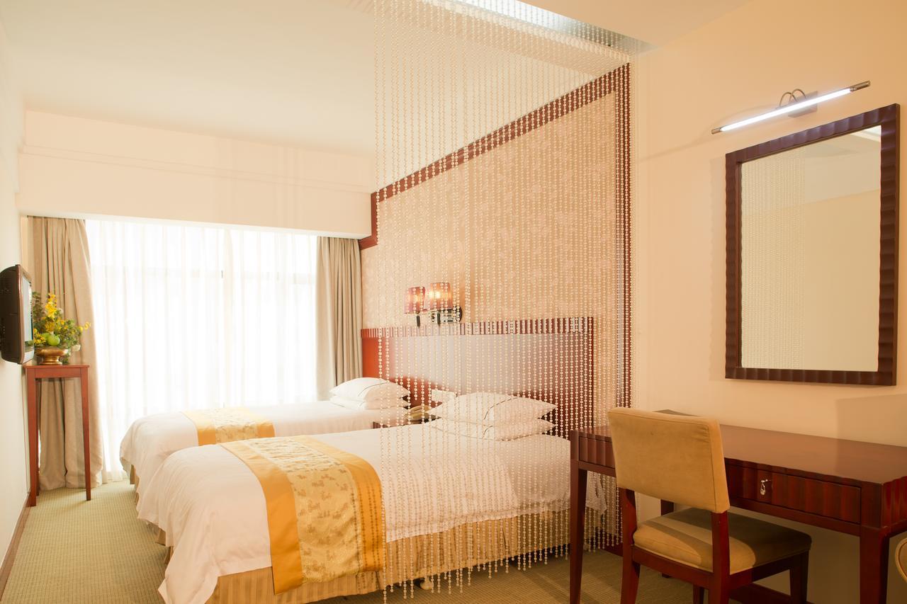 Starway Hotel Silver Джухай Екстериор снимка