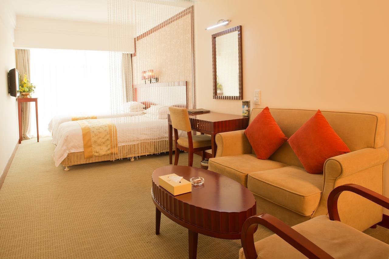 Starway Hotel Silver Джухай Екстериор снимка