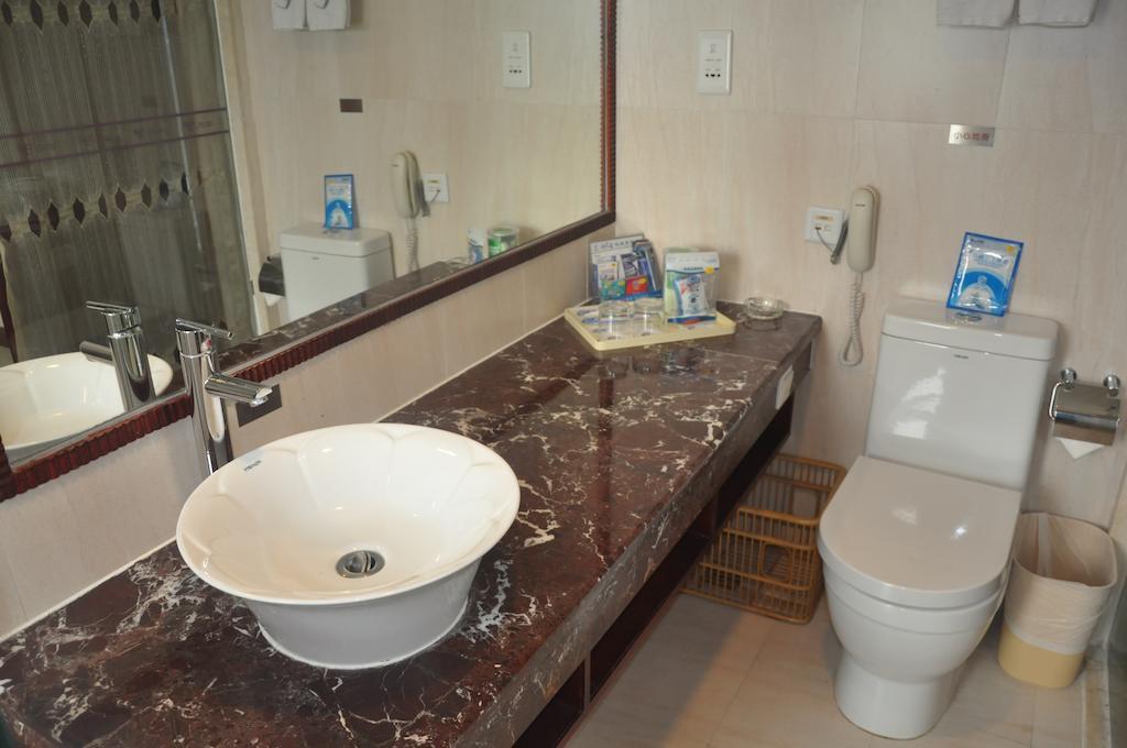 Starway Hotel Silver Джухай Стая снимка